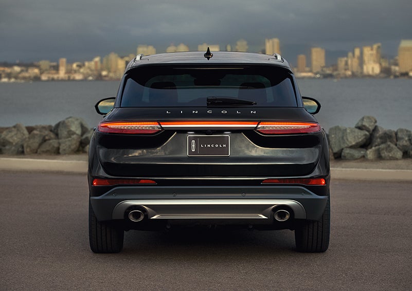 The rear lighting of the 2024 Lincoln Corsair® SUV spans the entire width of the vehicle. | Bill Knight Lincoln in Tulsa OK